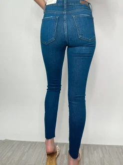 Mid Rise Scissor Cut Skinny 